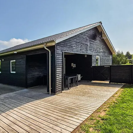 4 Bedroom Amazing In Сasa de vacaciones