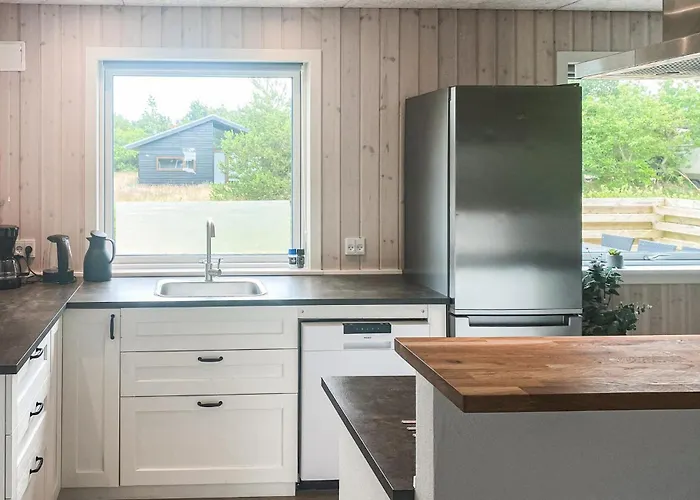 4 Bedroom Amazing In Casa de Férias Skjern